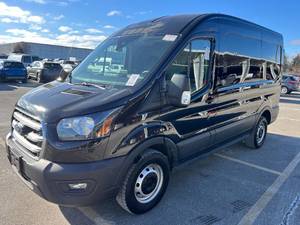 lot 17 image: 2020 Ford Transit 250 Cargo Van