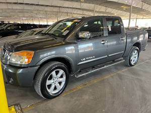 lot 20 image: 2008 Nissan Titan 5.6L V8 SE 4x4