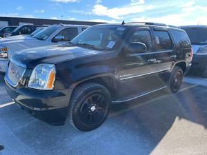 lot 26 image: 2008 GMC Yukon Denali AWD