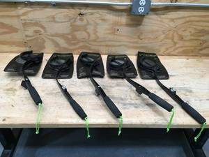 lot 74 image: Lot of 5 - Adjustable Clay Pigeon Thrower