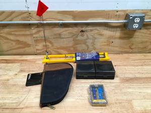 lot 120 image: Lot of Assorted Sporting Goods
