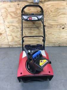 lot 3 image: Toro 21 60V Max Power Clear Self Propelled Snow Blower with 7.5Ah Battery Model # 39921