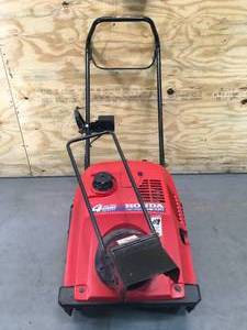 lot 23 image: Honda Harmony HS 520 Snow Blower Model # HS520ASA