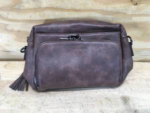 lot 110 image: Poiugoya Brown Leather Purse