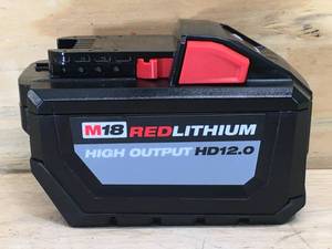 lot 29 image: Milwaukee M18 Red Lithium 12Ah Battery Pack