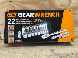 lot 30 image: Gearwrench 38 22 Piece SAE Socket Set