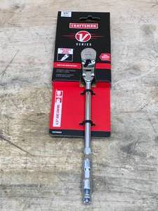 lot 39 image: Craftsman V Series 14 Drive Long Flex Head Ratchet Model # CMMT86303V 12192408
