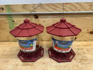 lot 130 image: PENNINGTON Lot of 2- Earth Smart Grand Ecozebo Bird Feeders