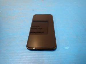 lot 20 image: Apple&nbspIphone Xr A1984  64GB of storage  Cellular Carrier Unlocked  Includes Charging Cable  light scratches on screen