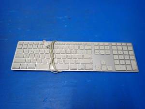 lot 67 image: Apple&nbspWired Keyboard A1243 