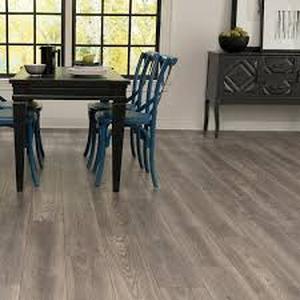 Pallet of TrafficMaster Jessamine Oak 7 mm T x 7.5 in. W Laminate Wood Flooring (26.8 sqftcase) Customer Returns See Pictures
