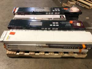 Pallet of Assorted Mixed Flooring Various Models and Conditions   Customer Returns See Pictures