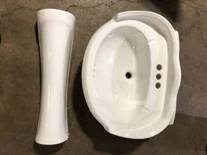 Bathroom Sink and Pedestal Customer Returns See Pictures