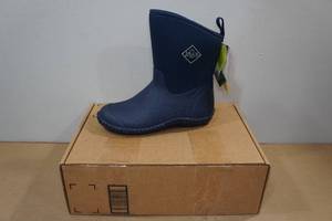lot 17 image: Muck Boots Muckster Womens Boots -Size 8