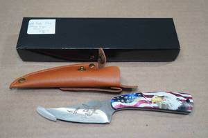 lot 30 image: American Flag Eagle Themed Hunting Knife