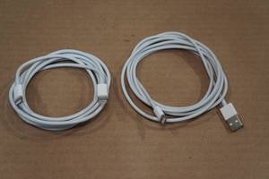 lot 70 image: 2 6 Lightning Charging Cords