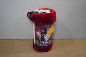 lot 78 image: Wild Frontier 50x60 Plush Throw