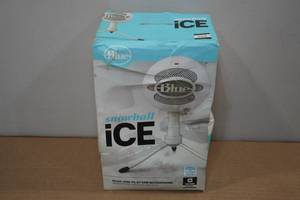 lot 94 image: Blue Snowball Ice Plug-In and Play USB Microphone