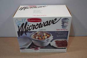 lot 104 image: Rubbermaid 7-Piece Microwave Cookware