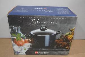 lot 107 image: Rondine Magnifica 7Q Pot with Lid