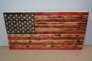lot 117 image: Wooden American Flag