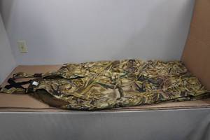 lot 122 image: Ducks Unlimited Mens Hunting Bibs -XL