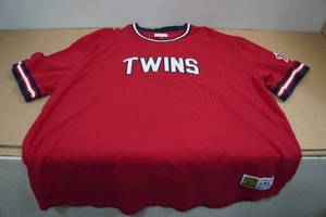 lot 126 image: MN Twins Jersey -2XL