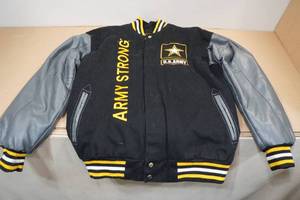 lot 132 image: Army Strong Jacket -Medium