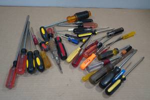 lot 135 image: Assorted Screwdrivers