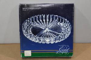 lot 139 image: Cristal dArques 9 Relish Dish