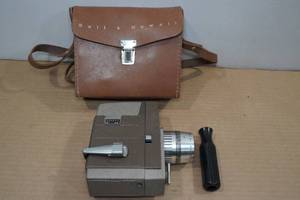 lot 152 image: Vintage Bell & Howell 8mm Video Camera