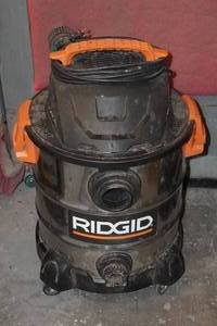 lot 185 image: Ridgid 10 Gallon Shop Vac