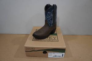 lot 201 image: Smoky Mountain Boots -Childs Size 11.5