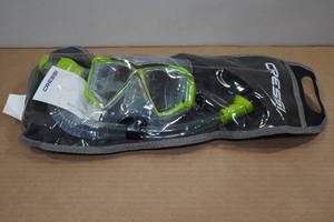 lot 211 image: Cressi Pano 4 Snorkel Set