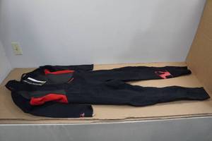 lot 218 image: US Divers Mens 3.2mm Full Wet Suit -Large