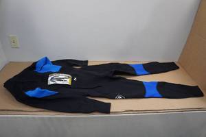 lot 220 image: US Divers Mens 3.2mm Full Wet Suit -XL