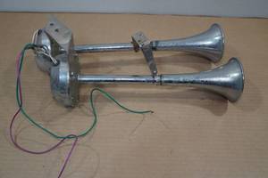 lot 223 image: Signal Tone Air Horn