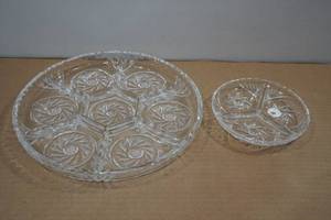 lot 226 image: 2 Glass Serving Dishes
