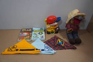 lot 229 image: Assorted Collectables - Signed Shotgun Red Plush, Sports Bank