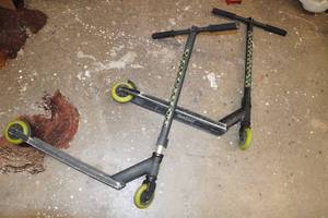 lot 251 image: 2 Scooters