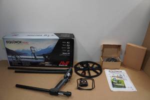lot 1A image: Minelab Equinox 800 Metal Detector