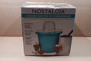 lot 335 image: Nostalgia 4-Quart Ice Cream Maker