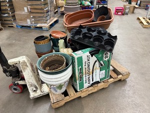 lot 375 image: Pallet of Garden Supplies - Planters, Edging, Trays