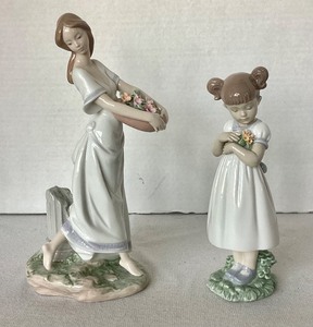 Pair of Lladro Figurines