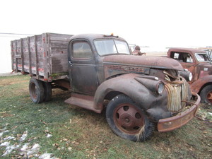 lot 5 image: Late 30s Early 40s Chevy Truck