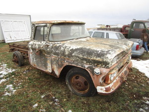 lot 7 image: Early 60s GMC Pickup