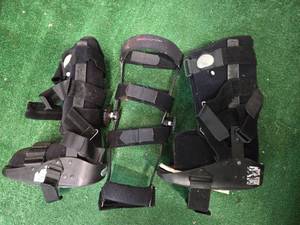 lot 47 image: Fracture Boot and cast for foot
