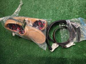 lot 49 image: A lot containing a pair of indoor soft and warm shoe (Size L) and 2 belts. All are new.