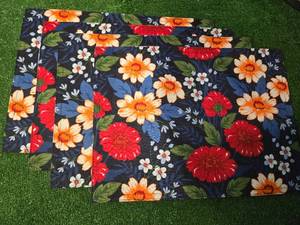 lot 74 image: Lot of 4 flowery design table Teacup mats