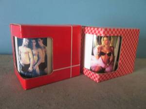lot 7 image: 2 Heat Activated Coffee Cups - 1 Gu...